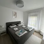 Bali-lak Balatongyörök